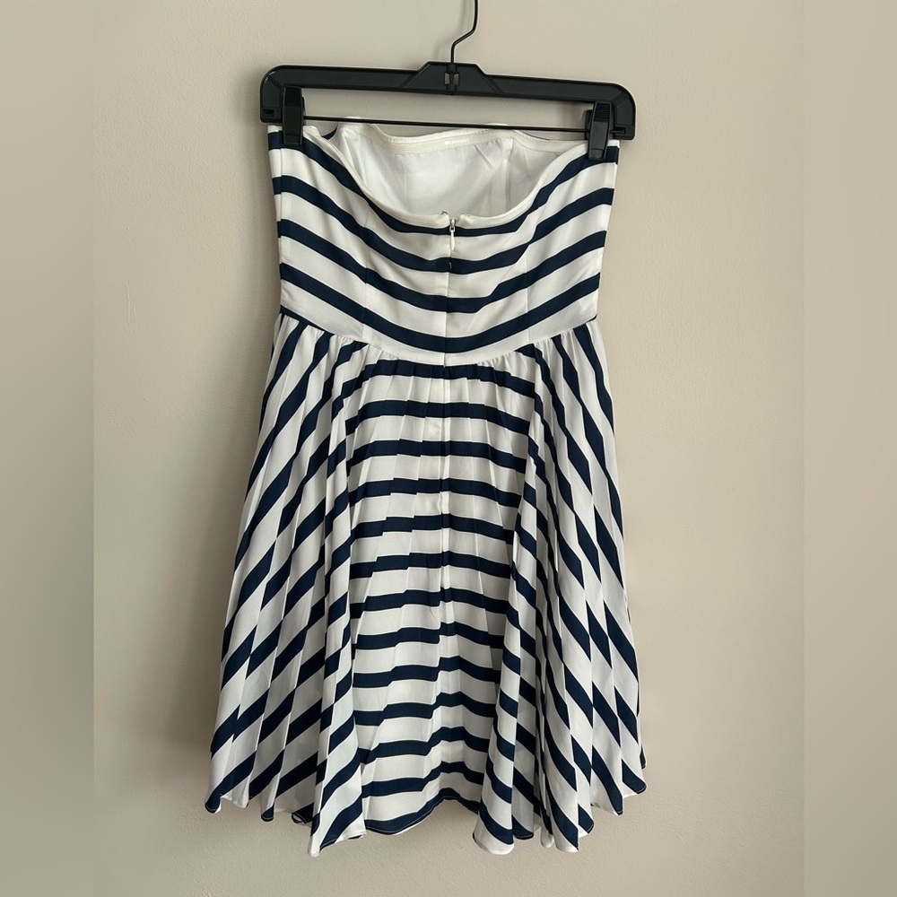 BB Dakota Strapless Navy White Striped Fit & Flare Dress Size 4 - Picture 6 of 8